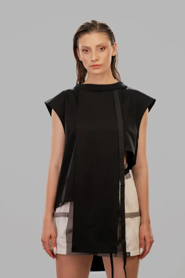 LAYERED SLEEVELESS TOP