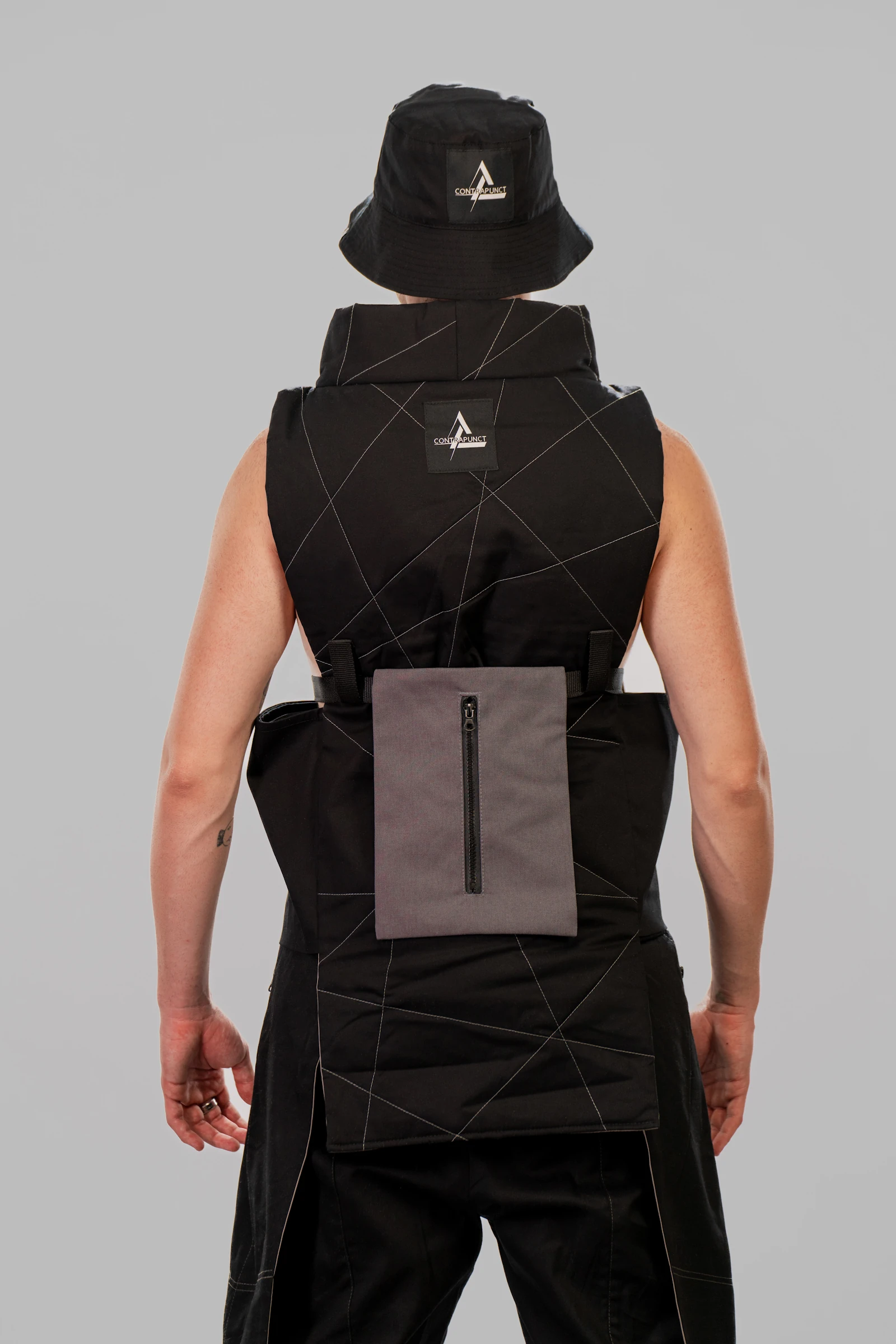 POCKET ATTACHED QUILTED VEST - Image 4