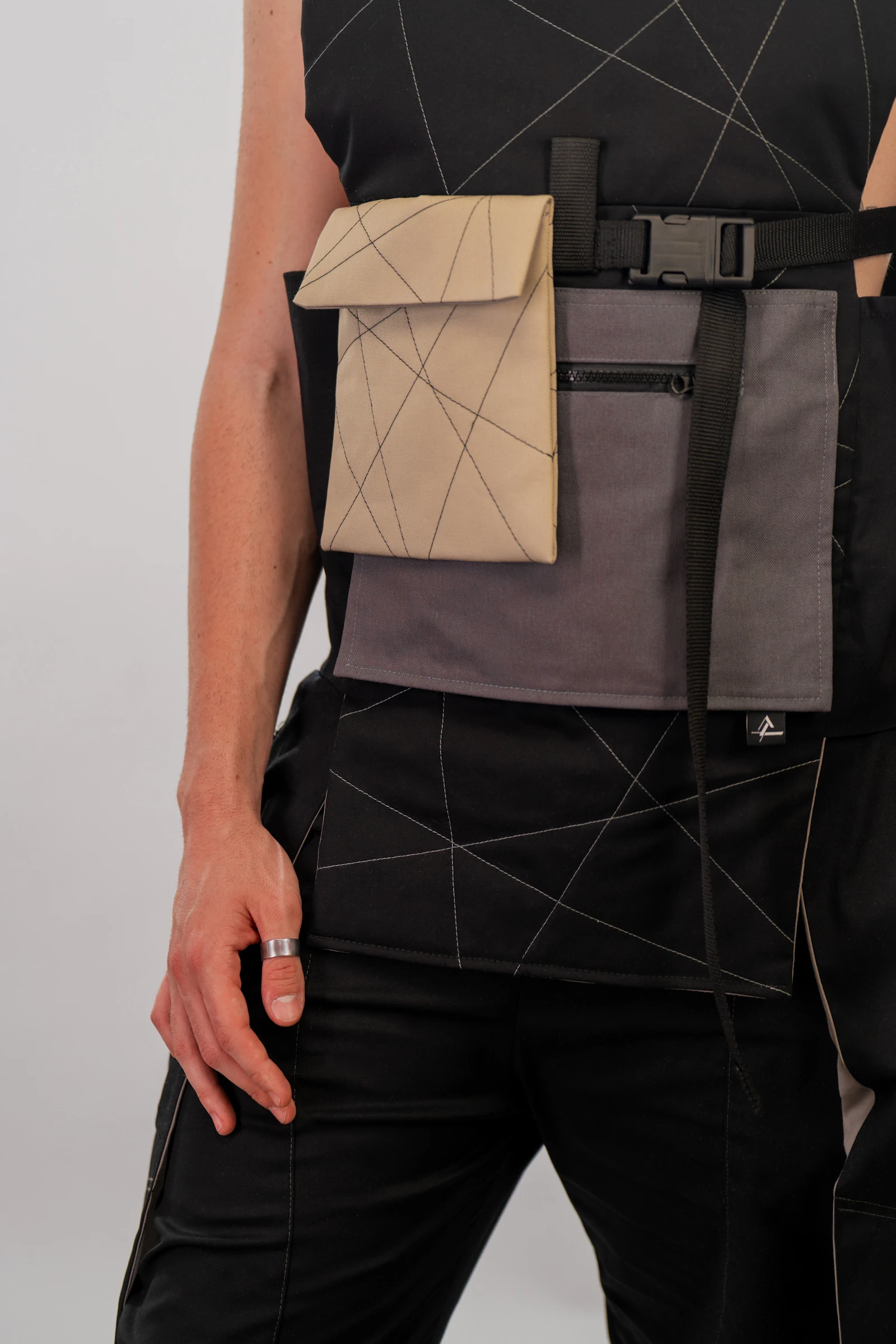 POCKET ATTACHED QUILTED VEST - Image 5